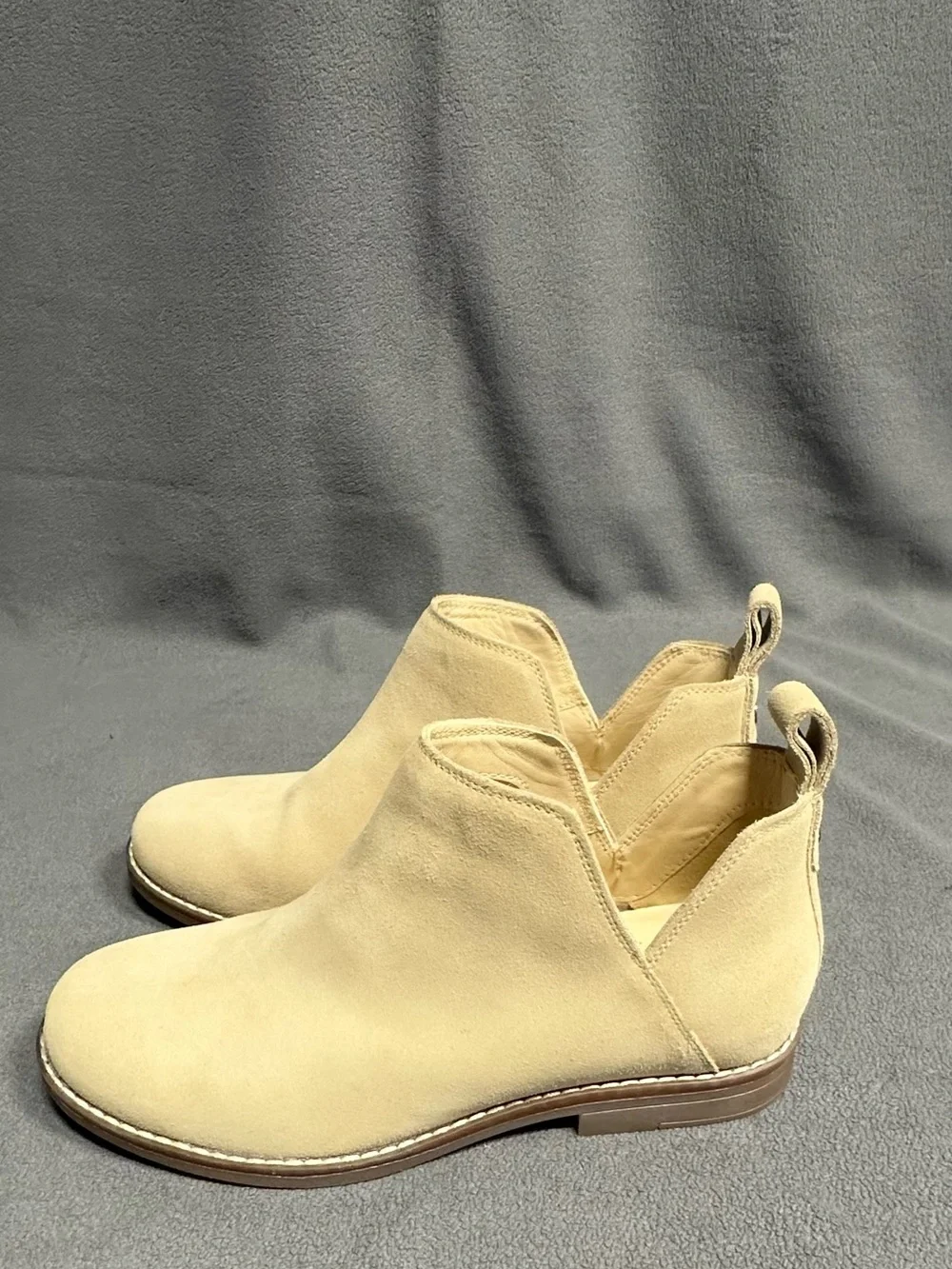 Hush Puppies Suede Chelsea Ankle Boots in Sand/Tan